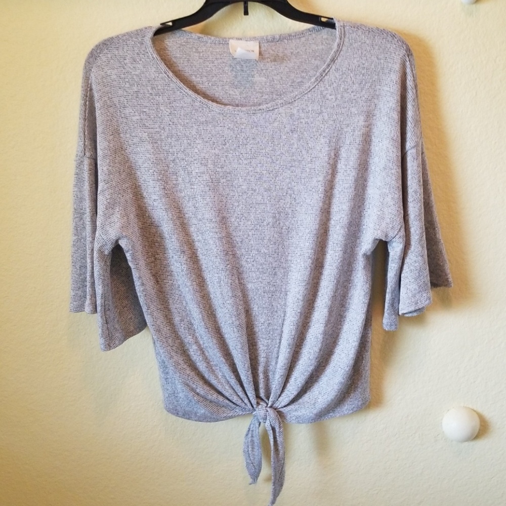 EUC Grey tie front top, size S